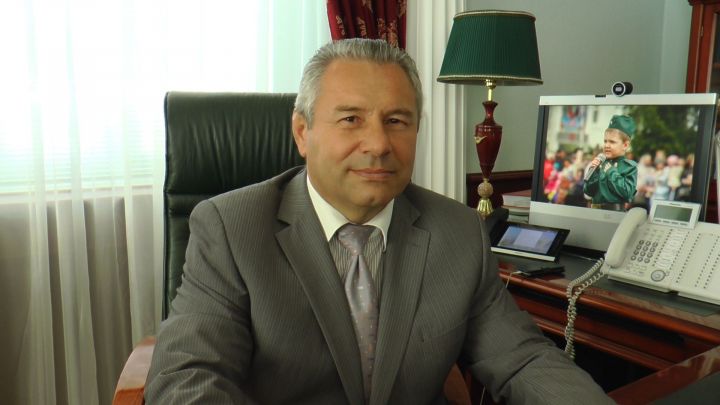 Поздравление главы Высокогорского района Рустама Калимуллина  с 8 марта