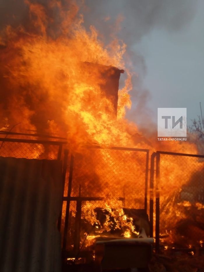 Пенсионер получил ожоги, пытаясь потушить дачу и «ГАЗель» в Тукаевском районе РТ