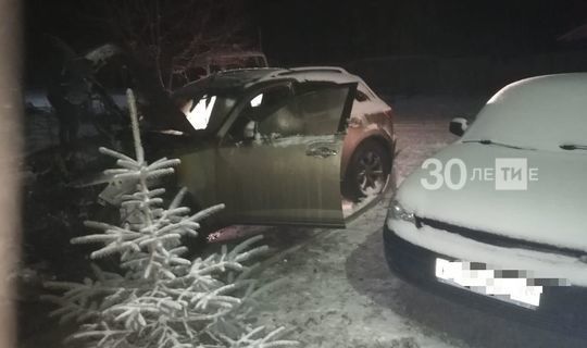 Ночью в Высокогорском районе сгорел автомобиль INFINITI