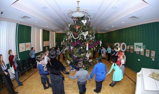 В школах и детсадах Татарстана разрешили проводить новогодние елки
