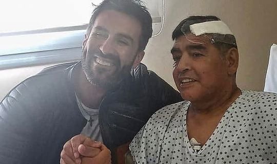 Личный врач Марадоны обвиняется в смерти звезды мирового футбола