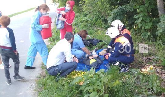 В Казани спасли мальчика, который в парке на велосипеде упал с моста в овраг