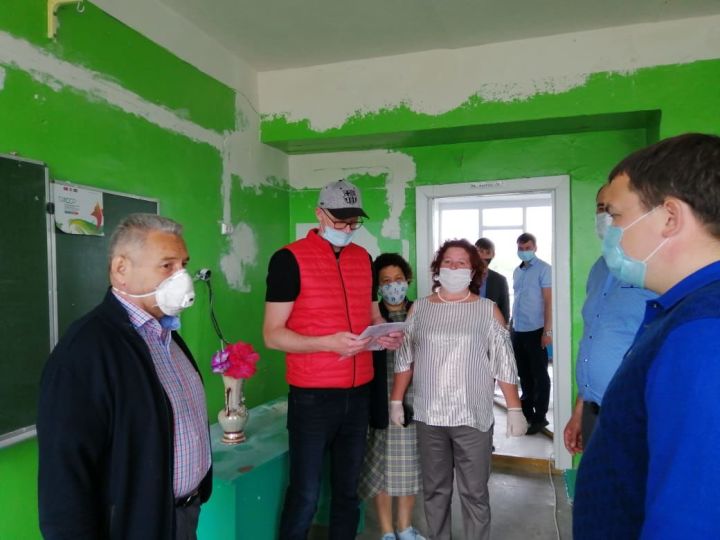 Сегодня глава Высокогорского района совместно с рабочей группой посетил Алан-Бексерское сельское поселение