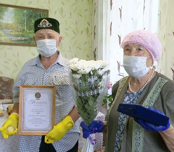 Глава Высокогорского района поздравил жителей с Днём семьи, любви и верности