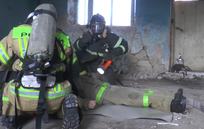 В Высокогорском районе прошла тренировка пожарных по спасению людей из горящего дома