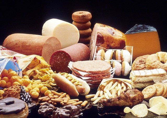 Диетологи назвали продукты для избавления от жира на животе