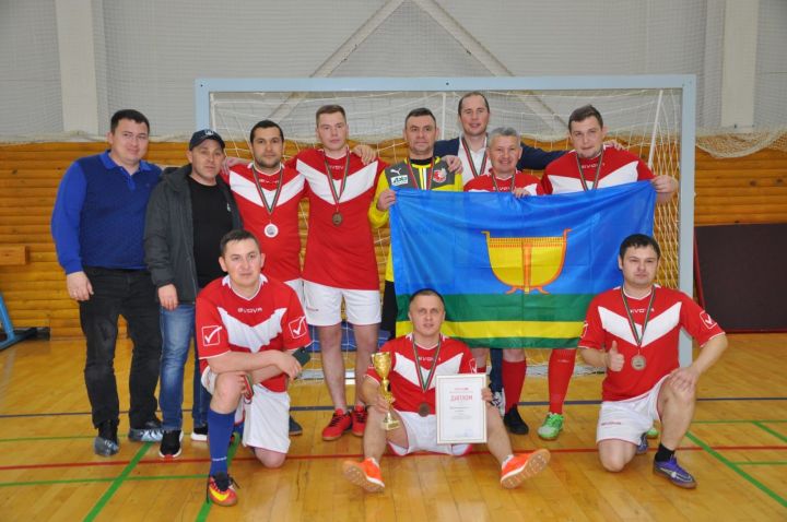 Высокогорская команда заняла 3 место в соревнованиях по мини-футболу