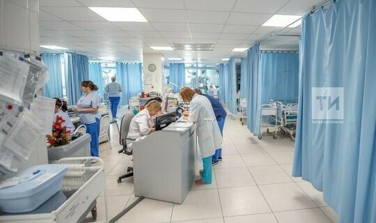Только в две больницы Казани поступает около 100 заболевших COVID-19 в сутки