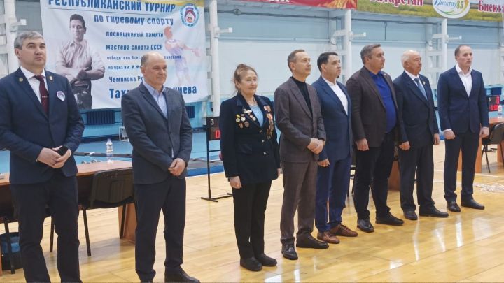 Ежегодный турнир имени Тахира Биккениева собрал порядка 100 спортсменов Поволжья
