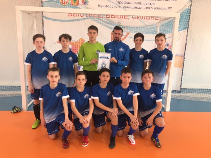 Воспитанники высокогорской спортивной школы стали победителями зонального этапа по мини-футболу в Кукморе