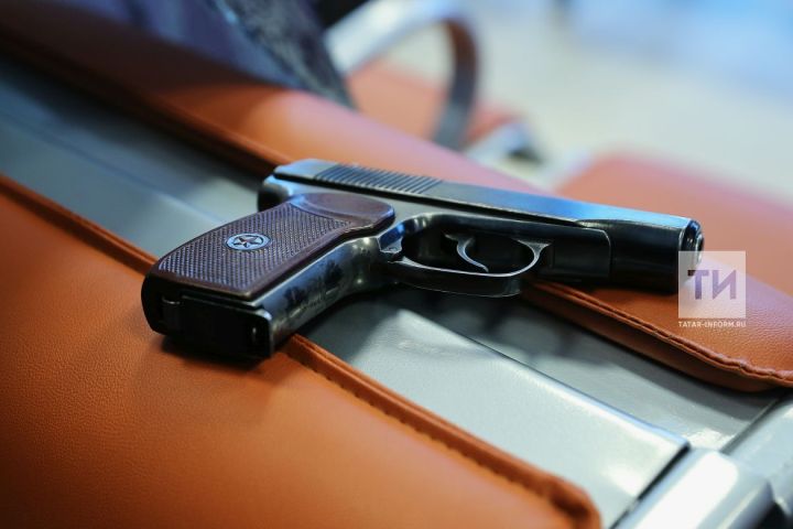 Самодельный пистолет, патроны и порох изъяли полицейские у жителя Высокогорского района