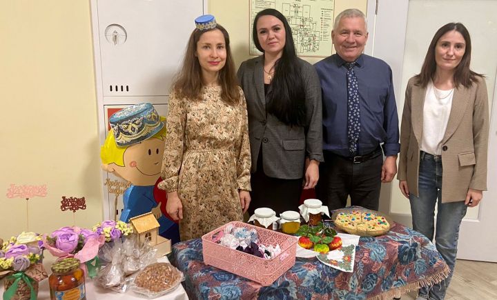 В детском саду «Тамчы» дети и воспитатели провели ярмарку ко Дню матери