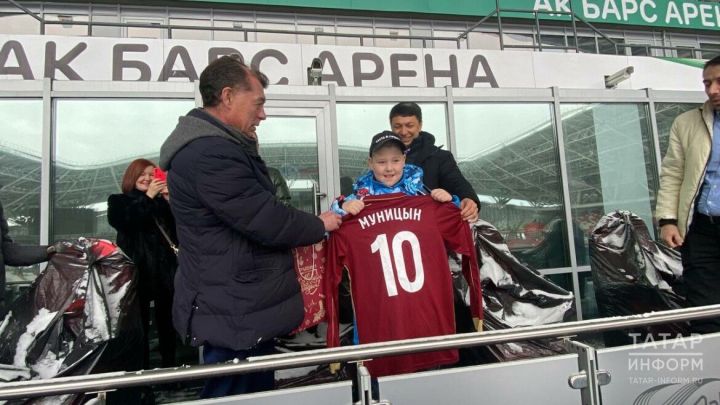 Депутат Госдумы осуществил мечту 8-летнего болельщика ФК «Рубин»
