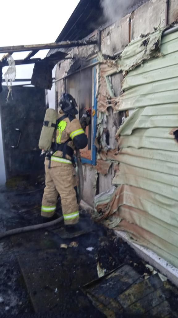 Огонь охватил дом на две семьи в Пановке