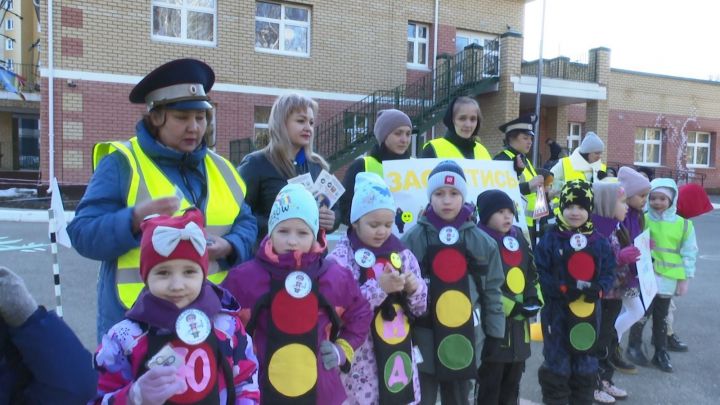 В детском саду «Тургай прошла акция «Стань заметней на дороге»