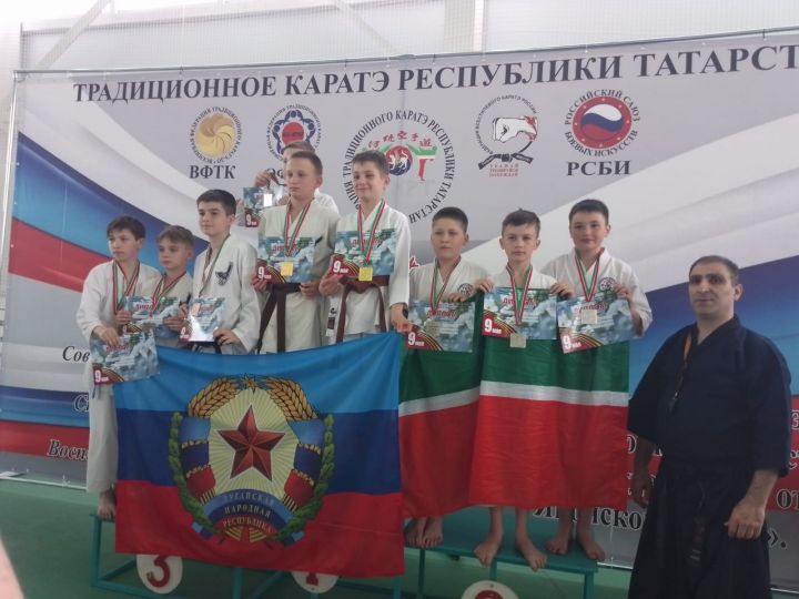 В Высокогорском районе волонтеры организовали для 50 детей из Луганска поездку в Татарстан