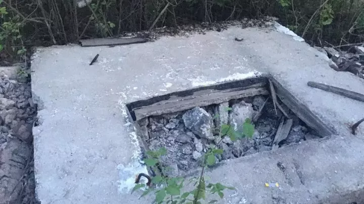 В Татарстане бетонная плита упала на подростка, когда тот собирал металлолом