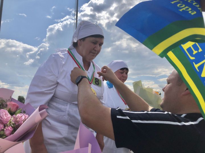 Абсолютной чемпионкой районного конкурса доярок стала Радиса Сабирзянова из хозяйства «Битаман»