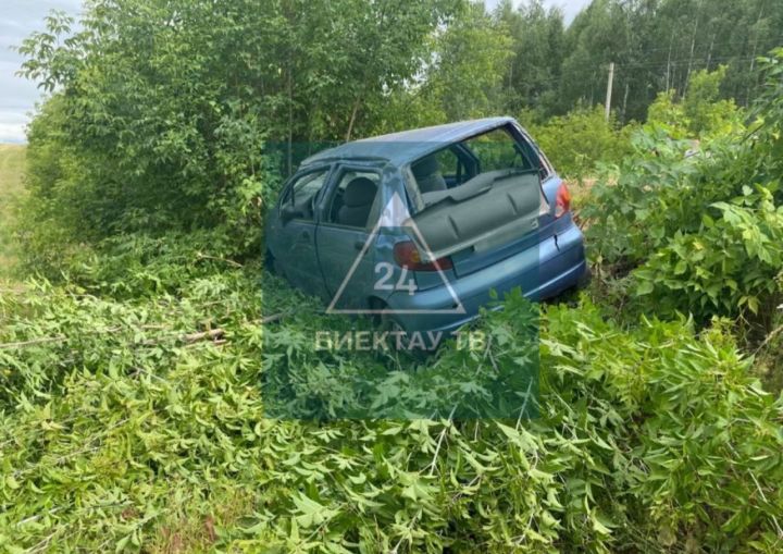 19-летняя девушка погибла после опрокидывания авто