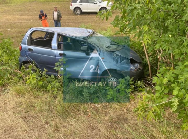 19-летняя девушка погибла после опрокидывания авто