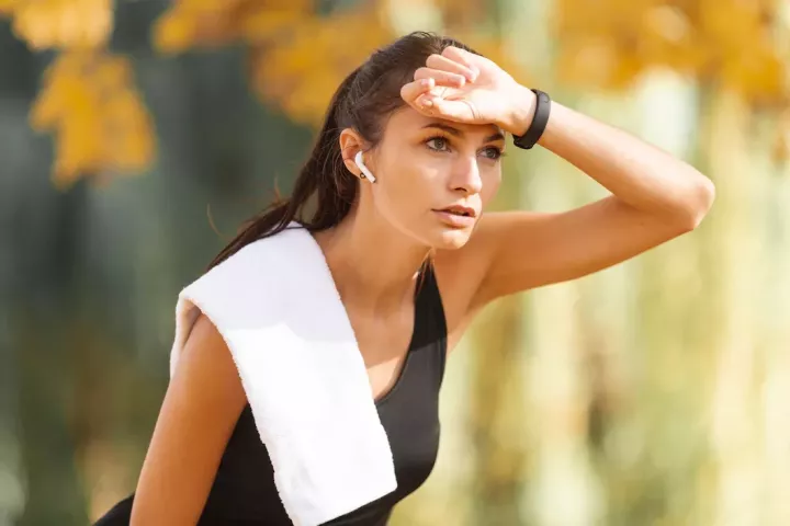 Врач Сарафанникова посоветовала не выходить на улицу в сильную жару