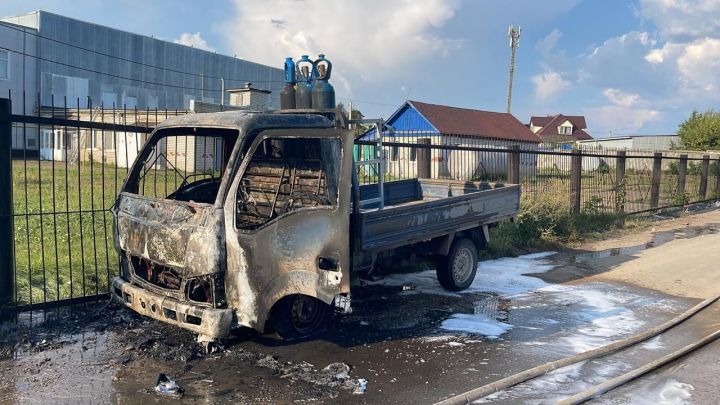 На ж.д.станции Высокая Гора загорелся грузовик