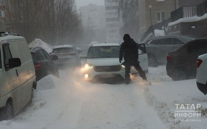 Госавтоинспекции предупредила, что будет эвакуировать машины, мешающие уборке снега