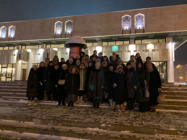 Республика Татарстан подарила волонтерам из Высокогорского района поездку в театр
