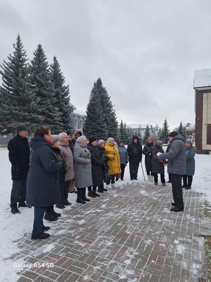 Сегодня прошел митинг, посвященный 107 годовщине Великой Октябрьской социалистической революции