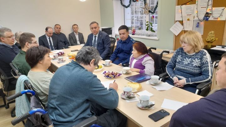 Сегодня прошла встреча с активистами общества инвалидов Высокогорского района