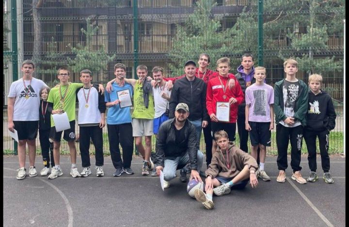 29 -30 апреля в лагере «Молодёжный» с детьми из Белгородской области провели турниры по баскетболу и волейболу