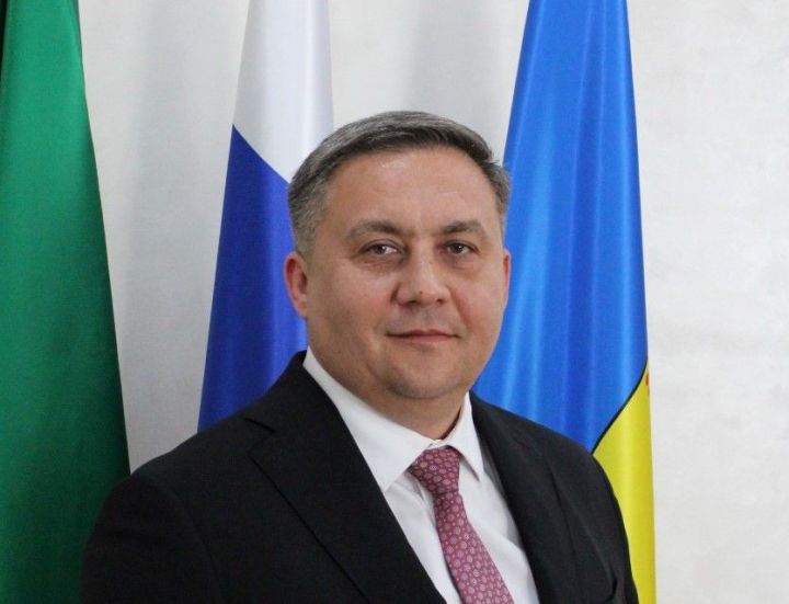 Поздравление главы Высокогорского района Равиля Хисамутдинова с 9 мая