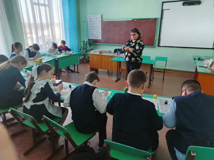 «ЭМЕТ» провели мастер-класс по изготовлению гипсовых фигур