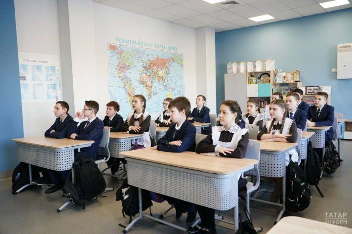 В школах России в мае прозвучат песни Победы вместо звонков
