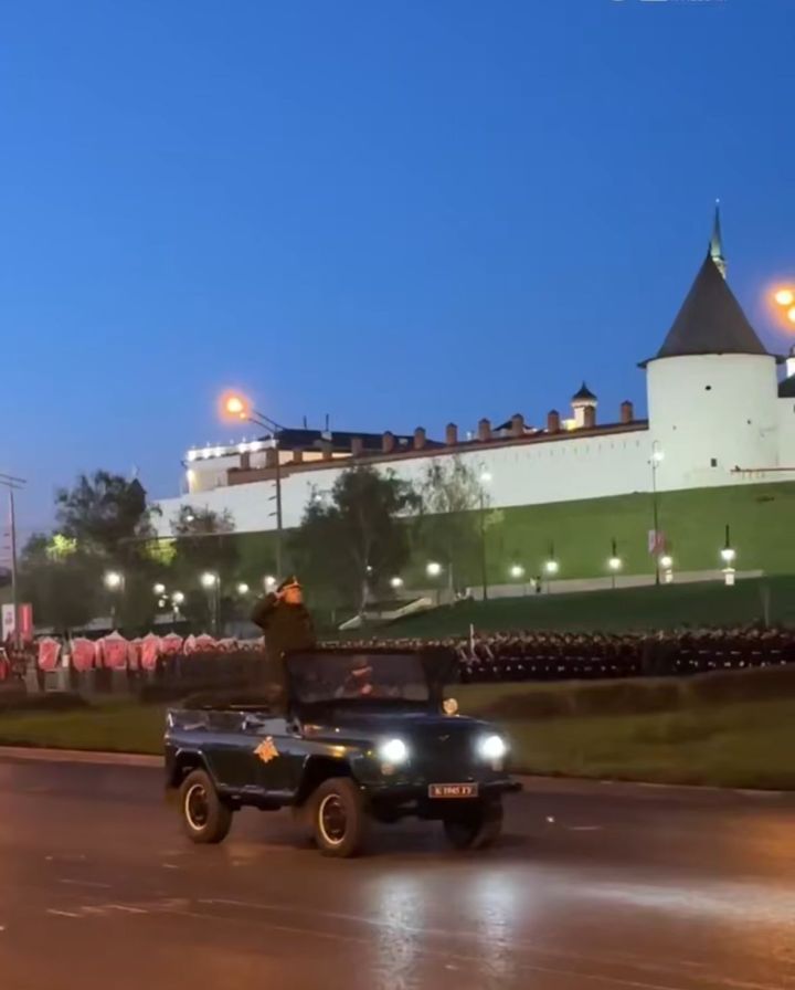 На Площади Тысячелетия прошла первая репетиция парада