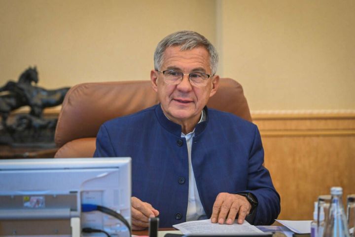 Рустам Минниханов поздравил жителей Татарстана с 105-летием республики