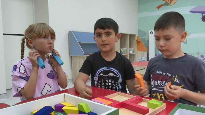 Юный полиглот из Дубъяз: как 7-летний мальчик освоил три языка