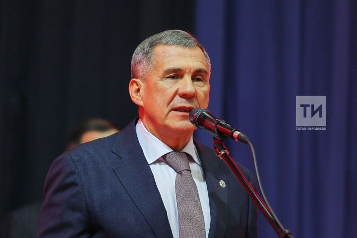 Рустам Минниханов поздравил жителей Татарстана с праздником