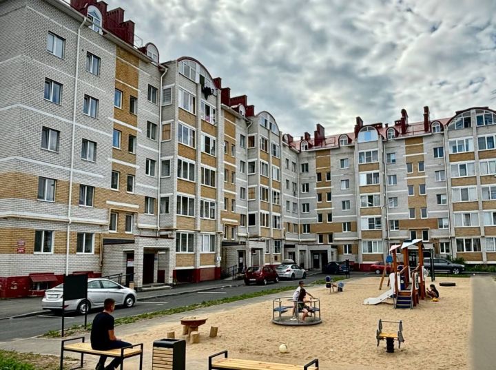 В Высокой Горе благоустроили один из самых больших дворов района