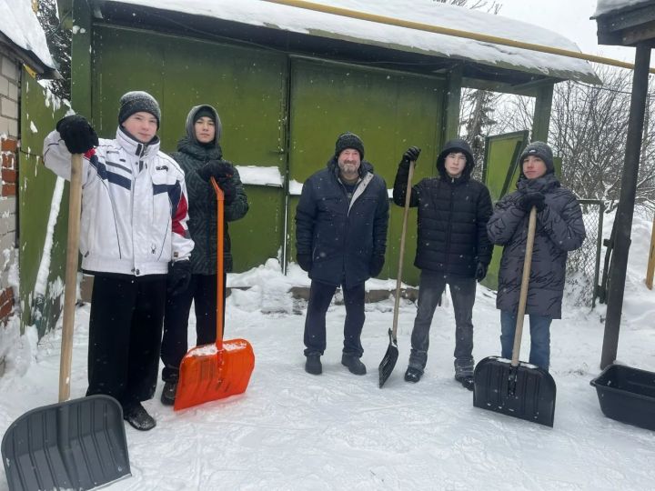 Юнармейцы продолжают поддерживать семьи погибших бойцов СВО