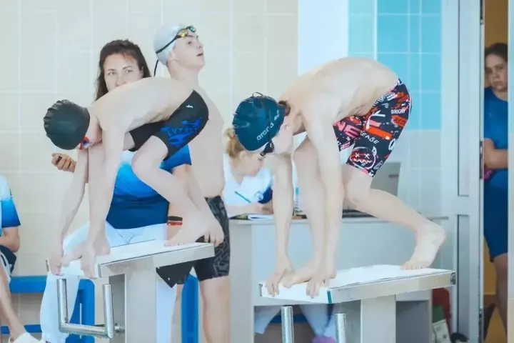 Пловцы района завоевали 12 медалей на