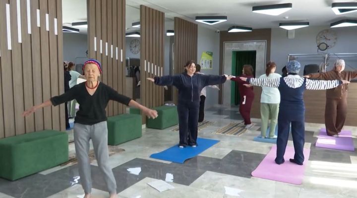 Как 89-летняя Рабия апа из деревни Чирша стала тибетским йогом