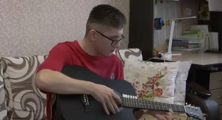Петь, несмотря ни на что. История Даниса Абдулбадыгова
