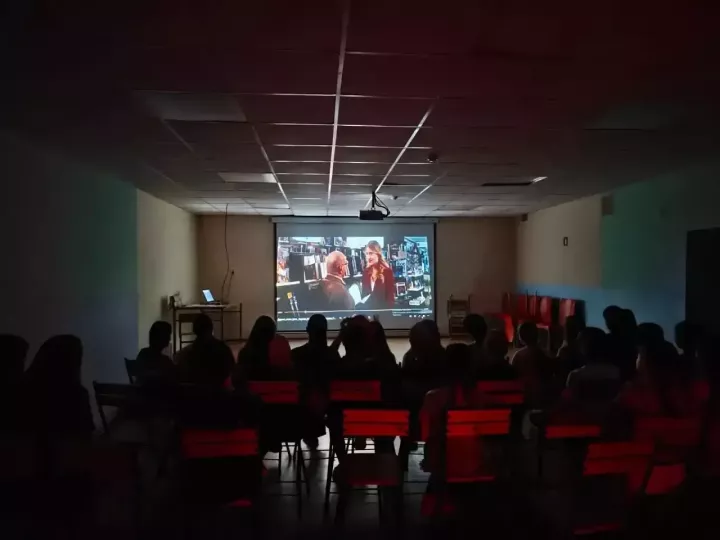 В центре «Эмет» подростков научили доверию через кино