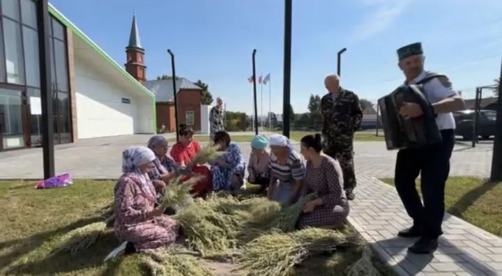 Полынь пахнет летом